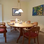 Haus Ruem Hart Apartamento *