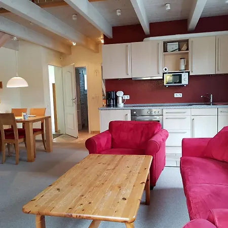 Haus Ruem Hart Apartment